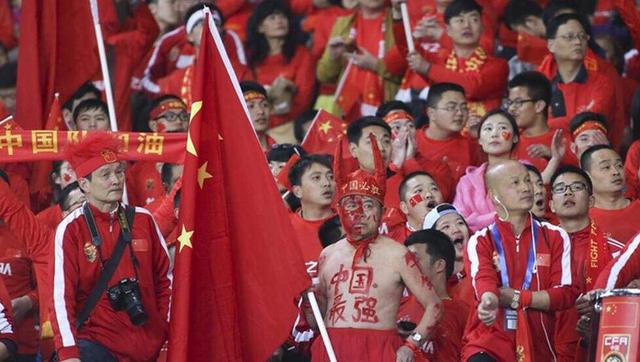 你赶紧跟我回去，我让我爸立刻安排人送你离开港岛。